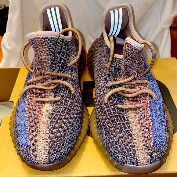 Yeezy Boost 350 V2 Fade - Picture 2 of 3